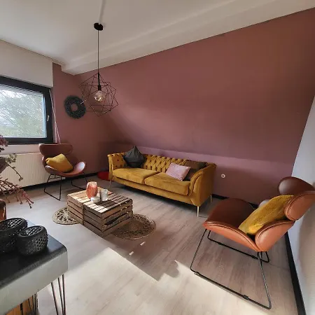 Apartment Kyu, Cozy, Compact And Stylish. *
